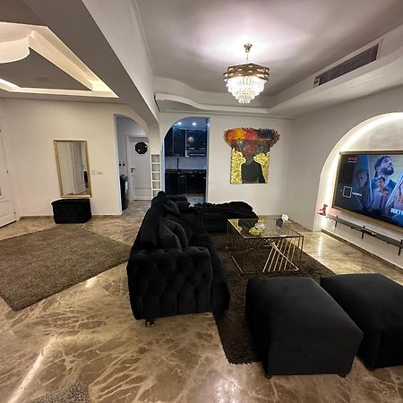 Modern 1-Bedroom Apartment In Zamalek Visits Allowed Cairo Exterior photo