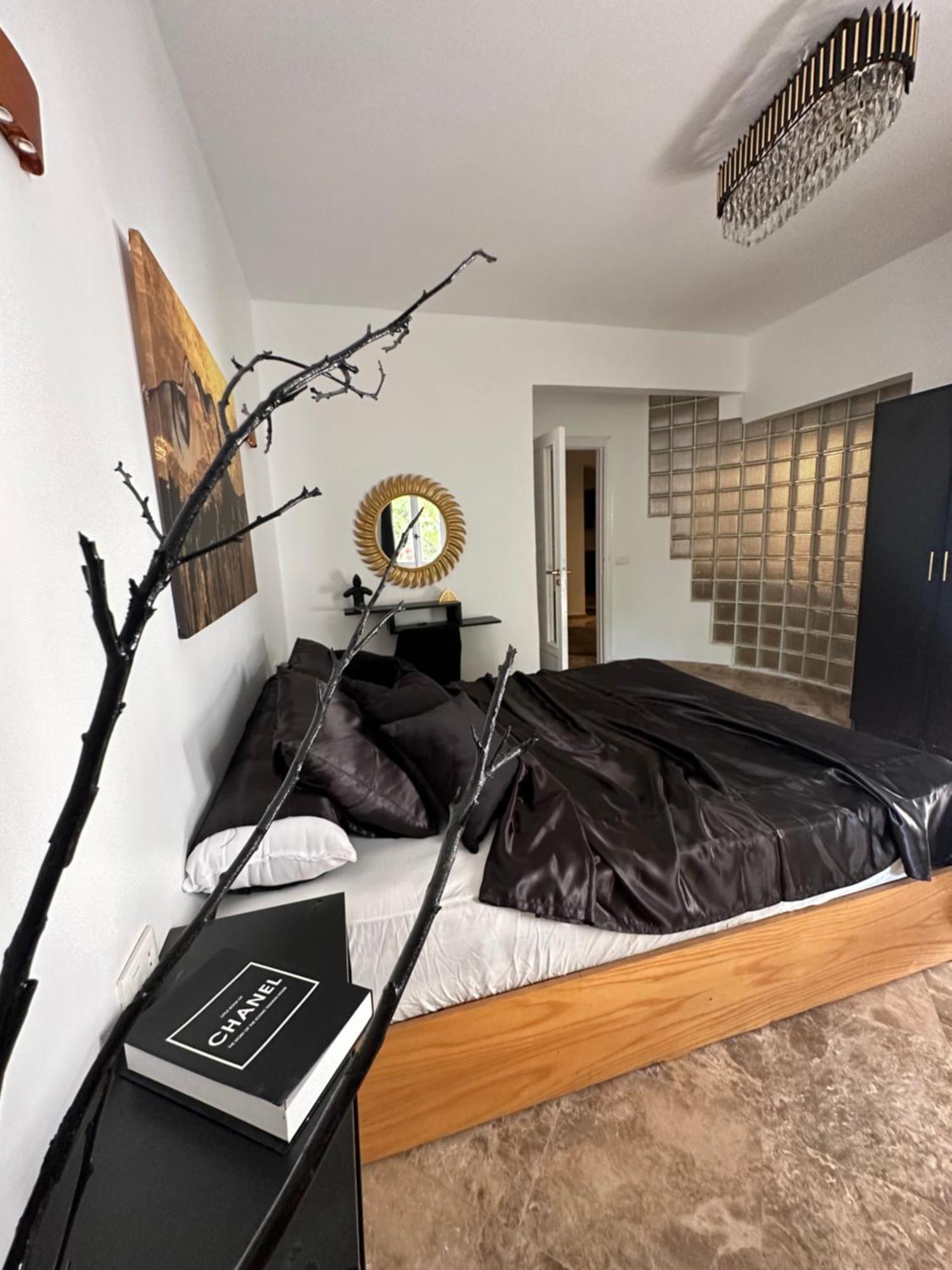 Modern 1-Bedroom Apartment In Zamalek Visits Allowed Cairo Exterior photo